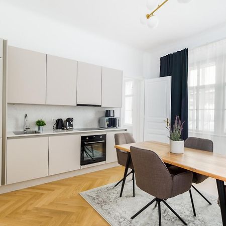 Apartment Ballgasse Luxury Wina Bagian luar foto